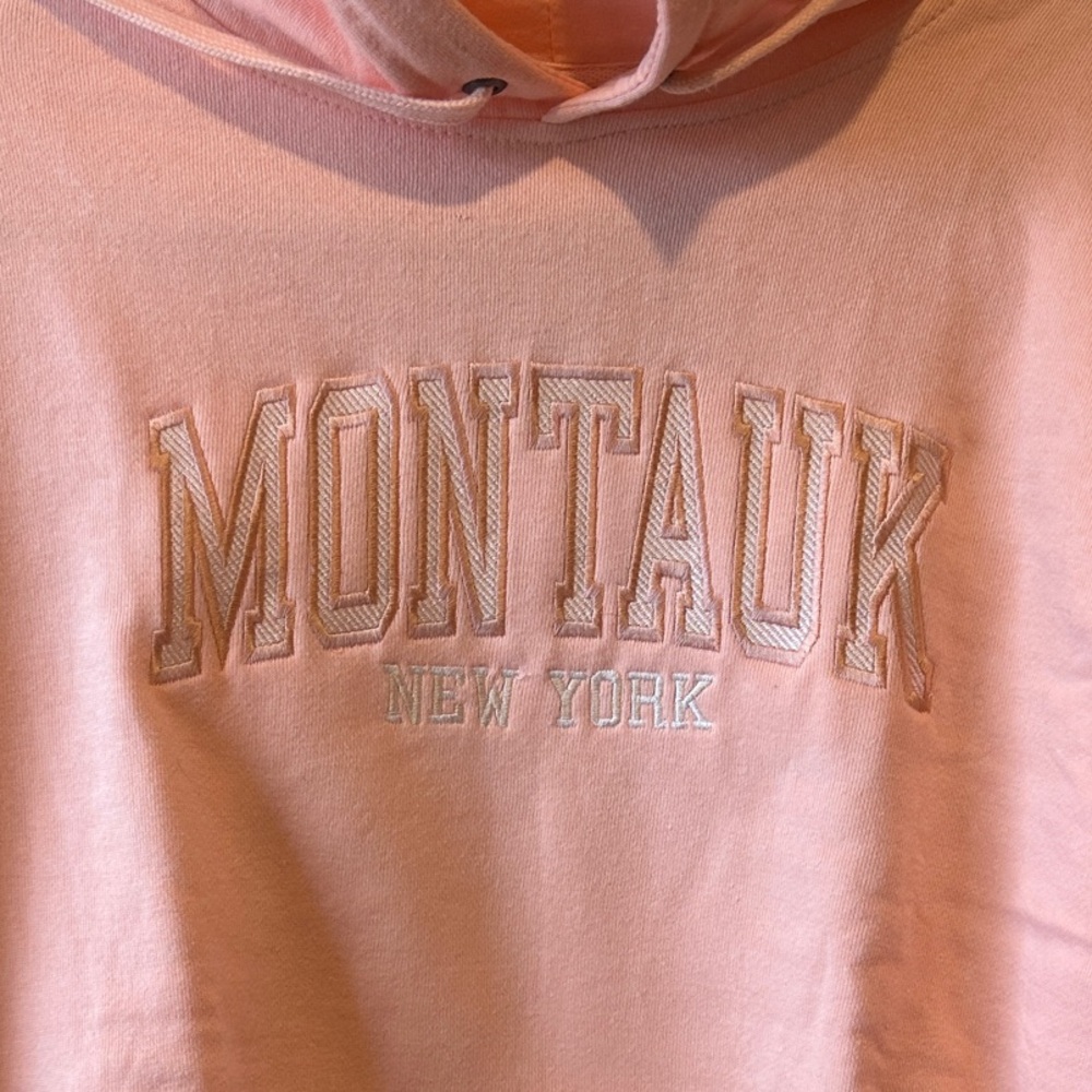 *NEW* Montauk Women's Peach Hoodie - Size Small